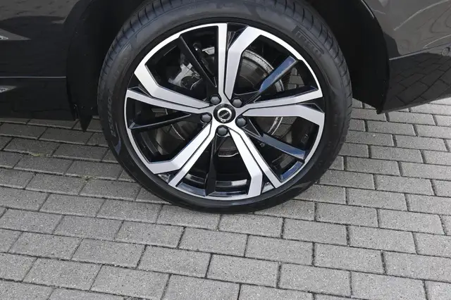 Volvo XC60 view 10