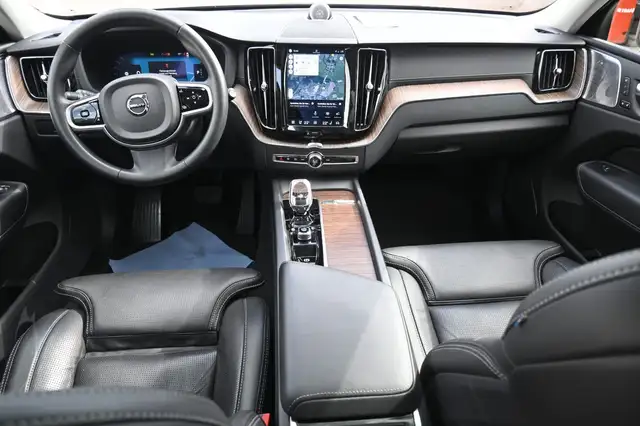 Volvo XC60 view 13