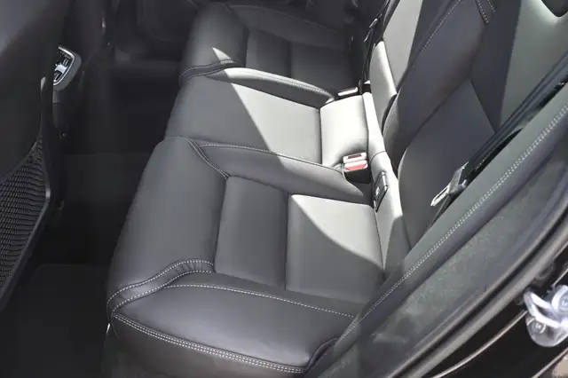 Volvo XC60 view 11