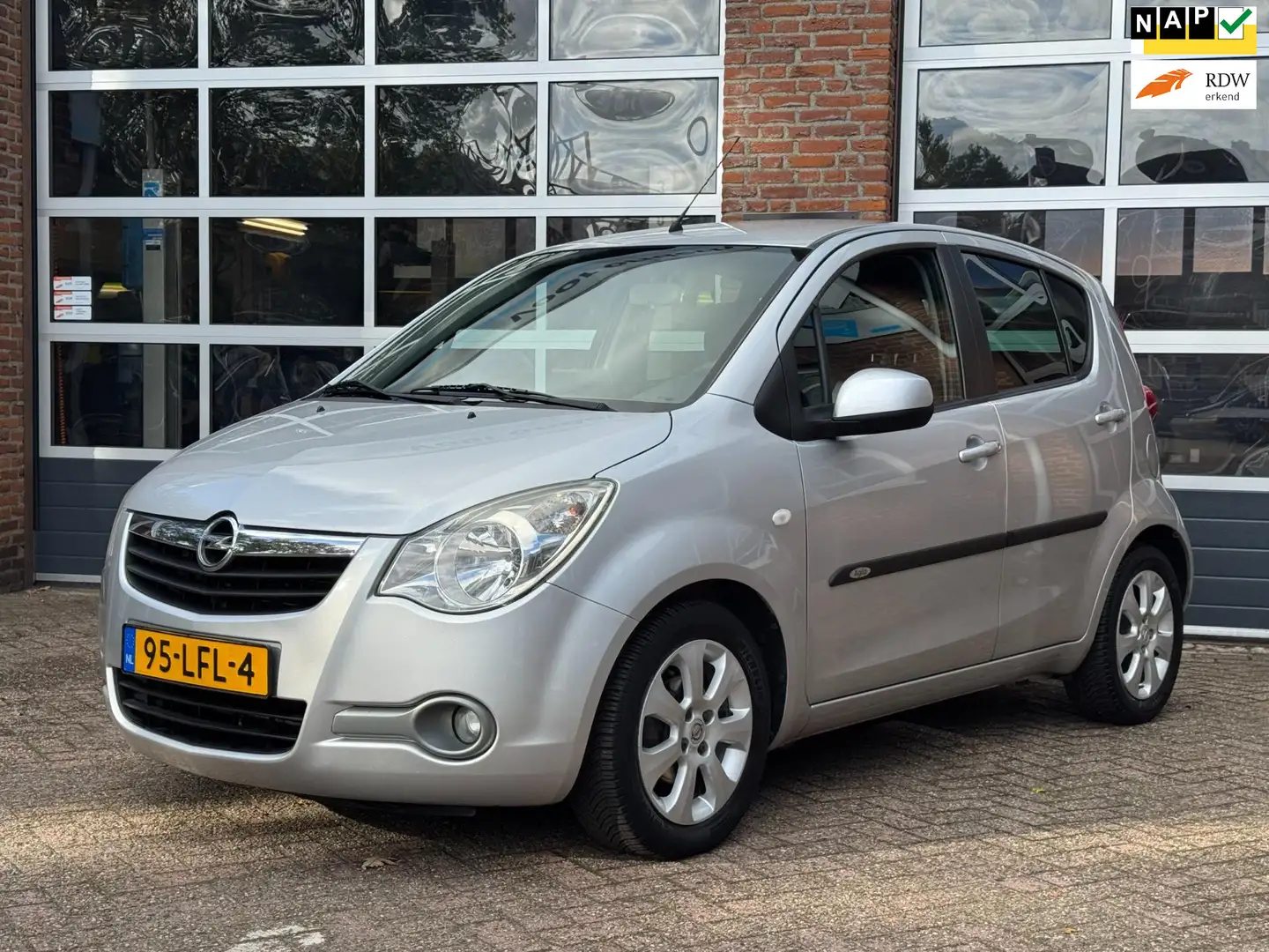 Opel Agila 1.2 Edition, Airco, NL auto, 1e eigenaar, el. rame Gris - 1
