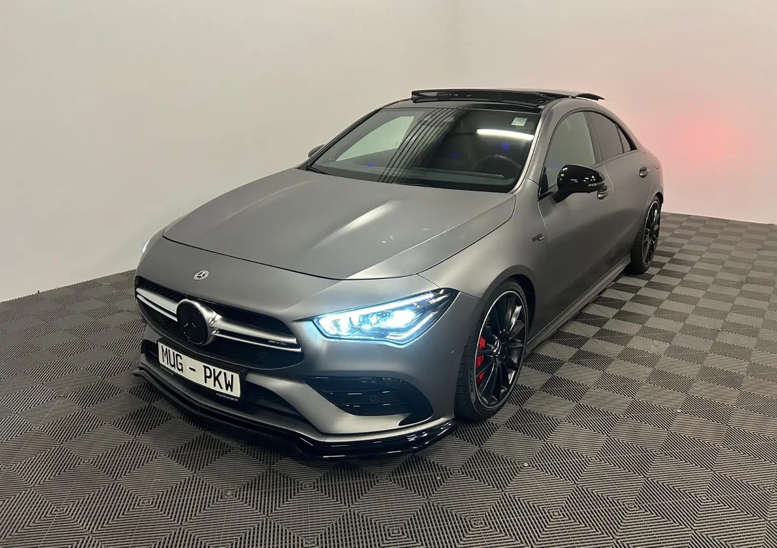 Mercedes-Benz CLA 35 AMG CLA 35 4M AMG*Perf.Pano-360-Magno* Grau - 1