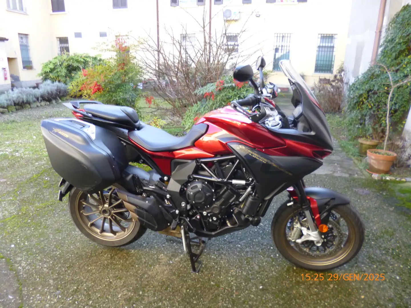 MV Agusta Turismo Veloce 800 LUSSO Roşu - 2