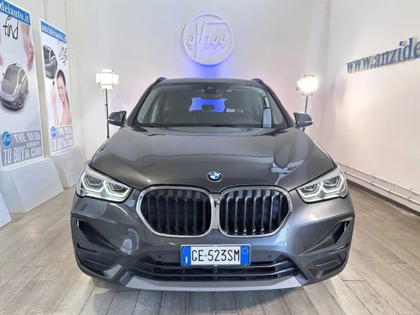 BMW X1 sDrive 18d Aut. Business Advantage Grigio - 2