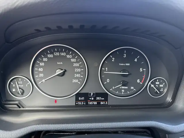 BMW X3 view 9