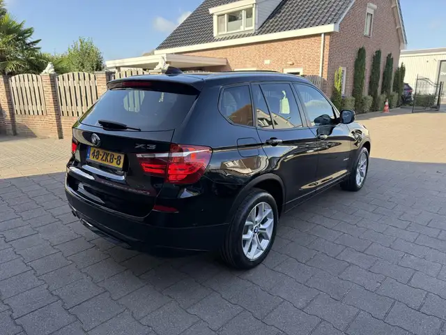 BMW X3 view 10
