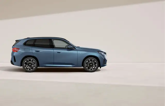 BMW X3 view 12