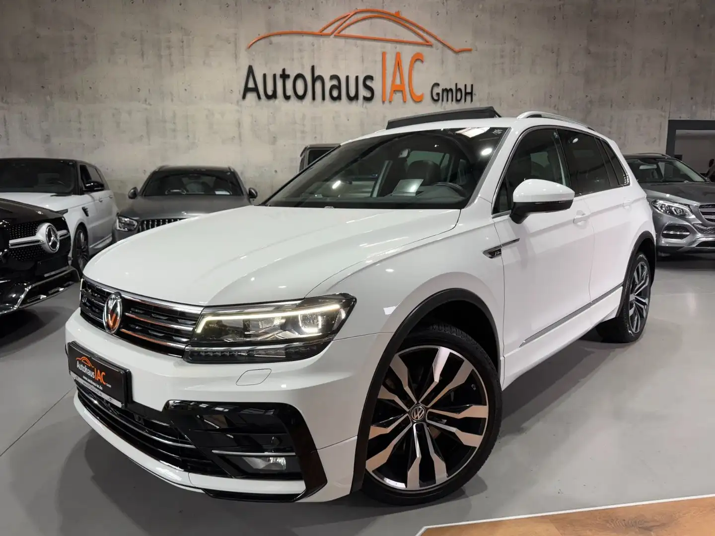 Volkswagen Tiguan Highline/4Motion/PANO/NAVI/AHK/MEMORY/LED Weiß - 1