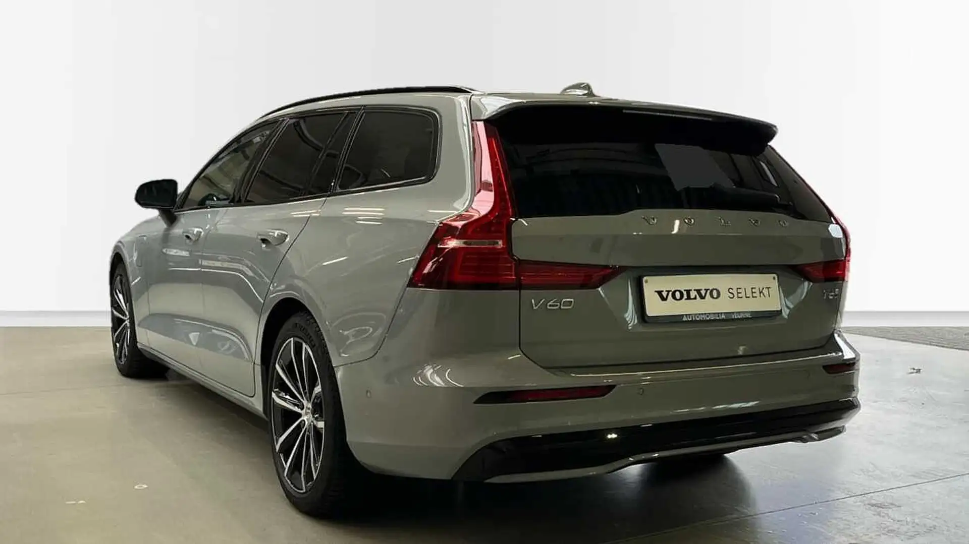 Volvo V60 Ultra Dark T6 AWD Hybride | Trekhaak | 360° Camera Gris - 2
