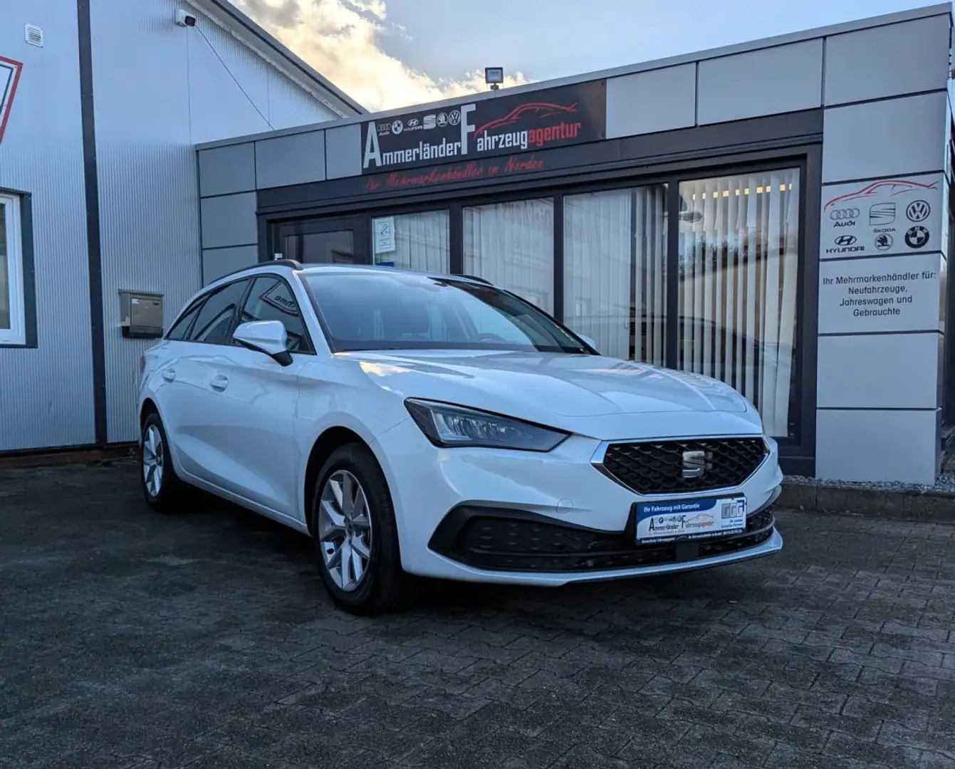 SEAT Leon Sportstourer *e-Heck*App-Connect*Keyless* Style Blanco - 2