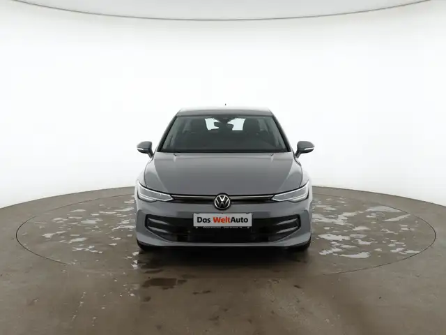 Volkswagen Golf view 3