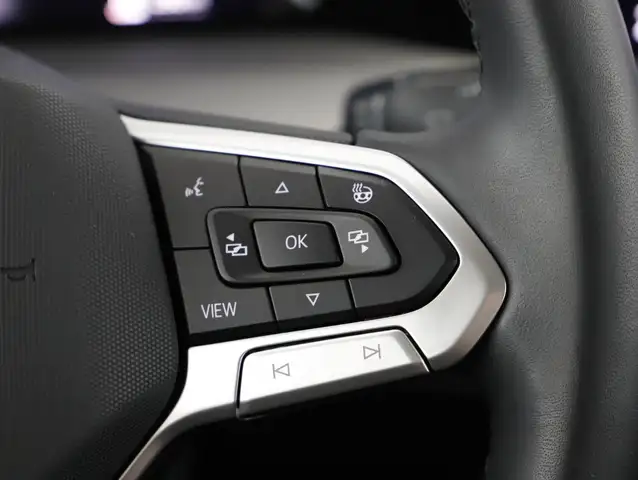 Volkswagen Golf view 14