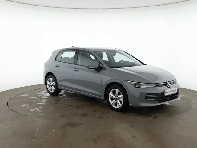 Volkswagen Golf view 2