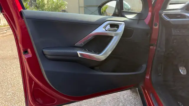 Peugeot 2008 view 7