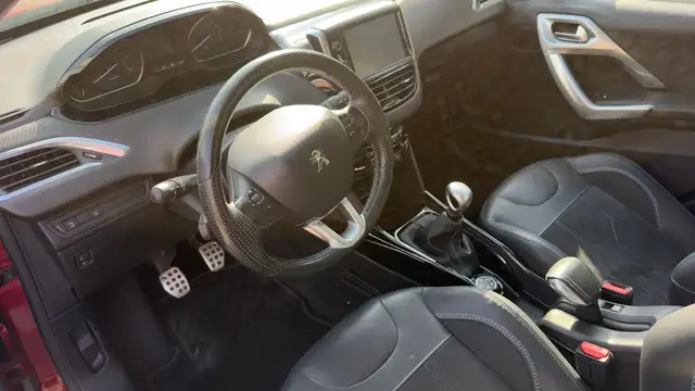 Peugeot 2008 view 8