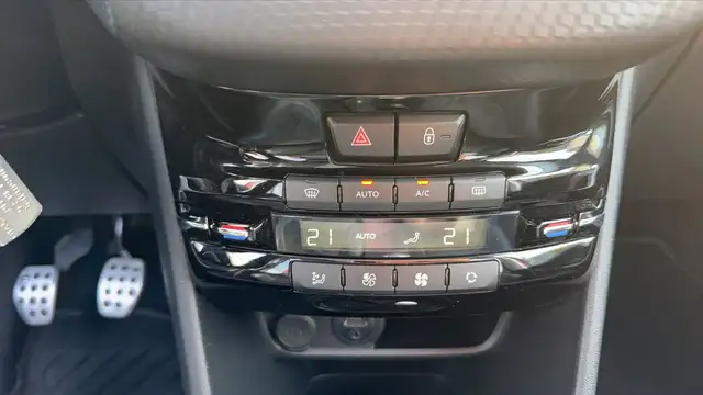 Peugeot 2008 view 13