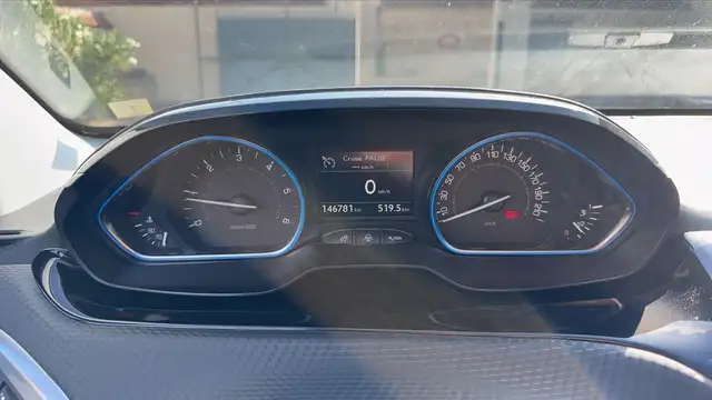 Peugeot 2008 view 12
