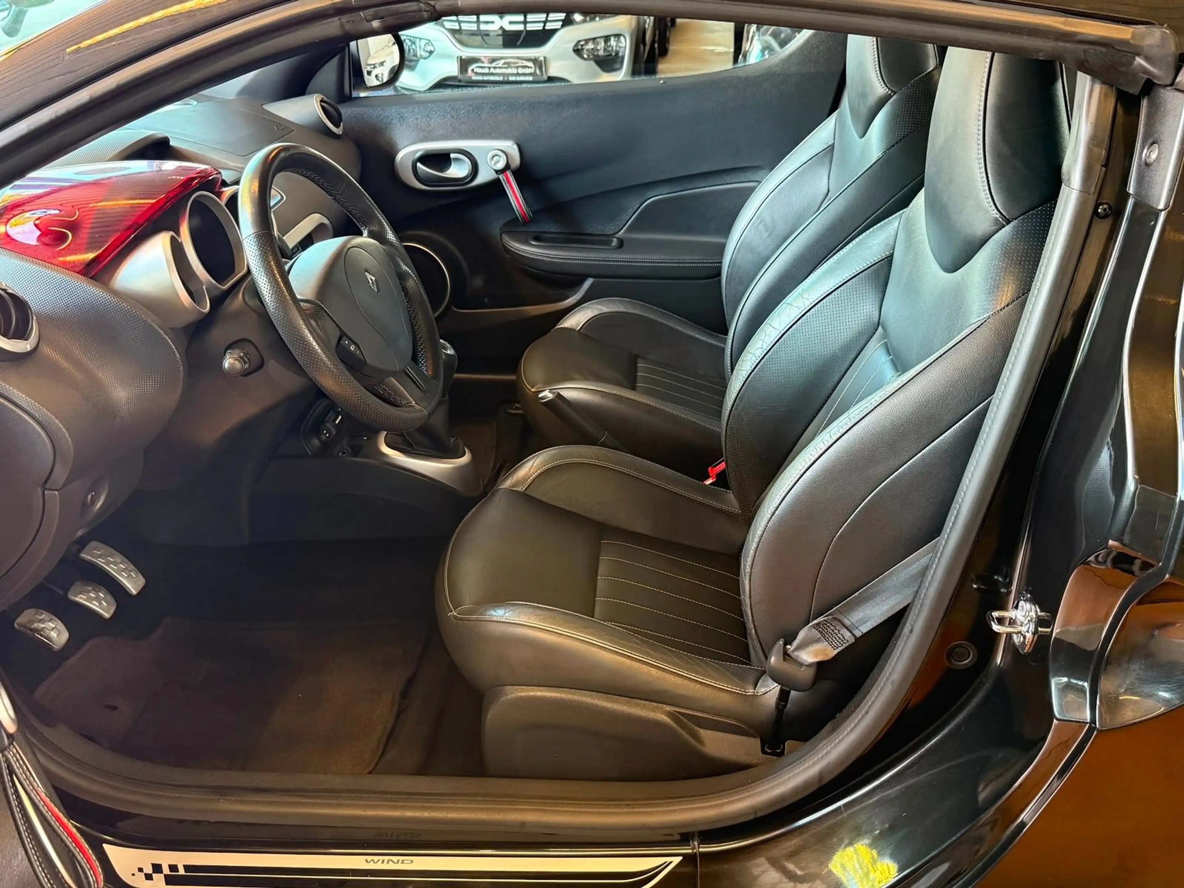 Renault Wind Night & Day Leder / Klima / 8-fach bereift — photo 12