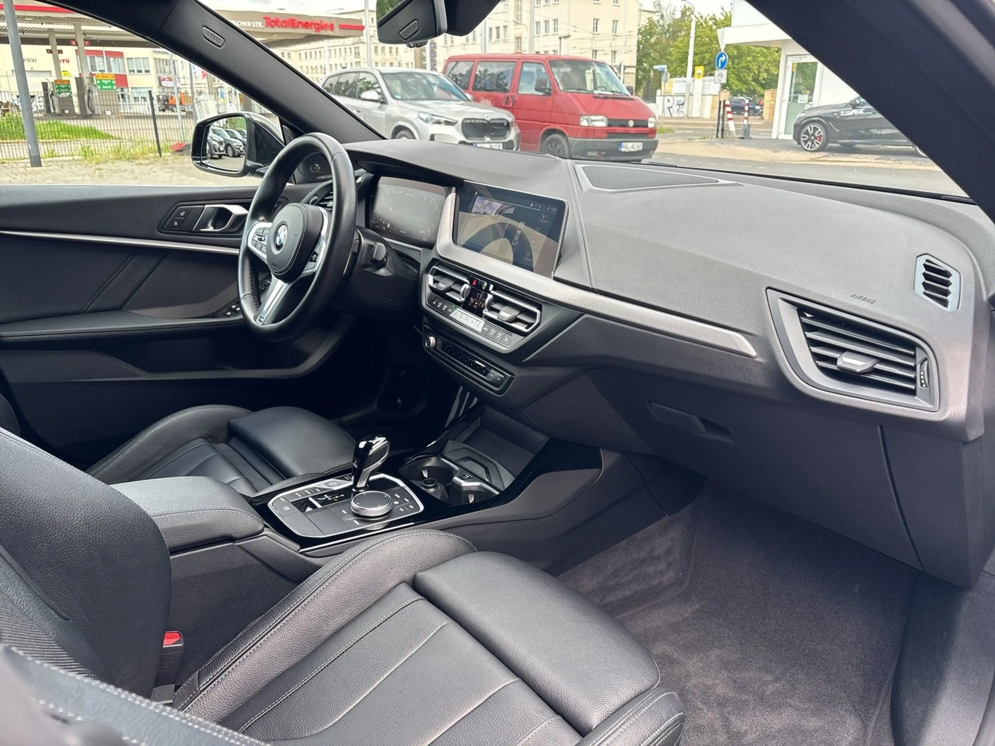 BMW 235 M235i xDrive A — photo 11