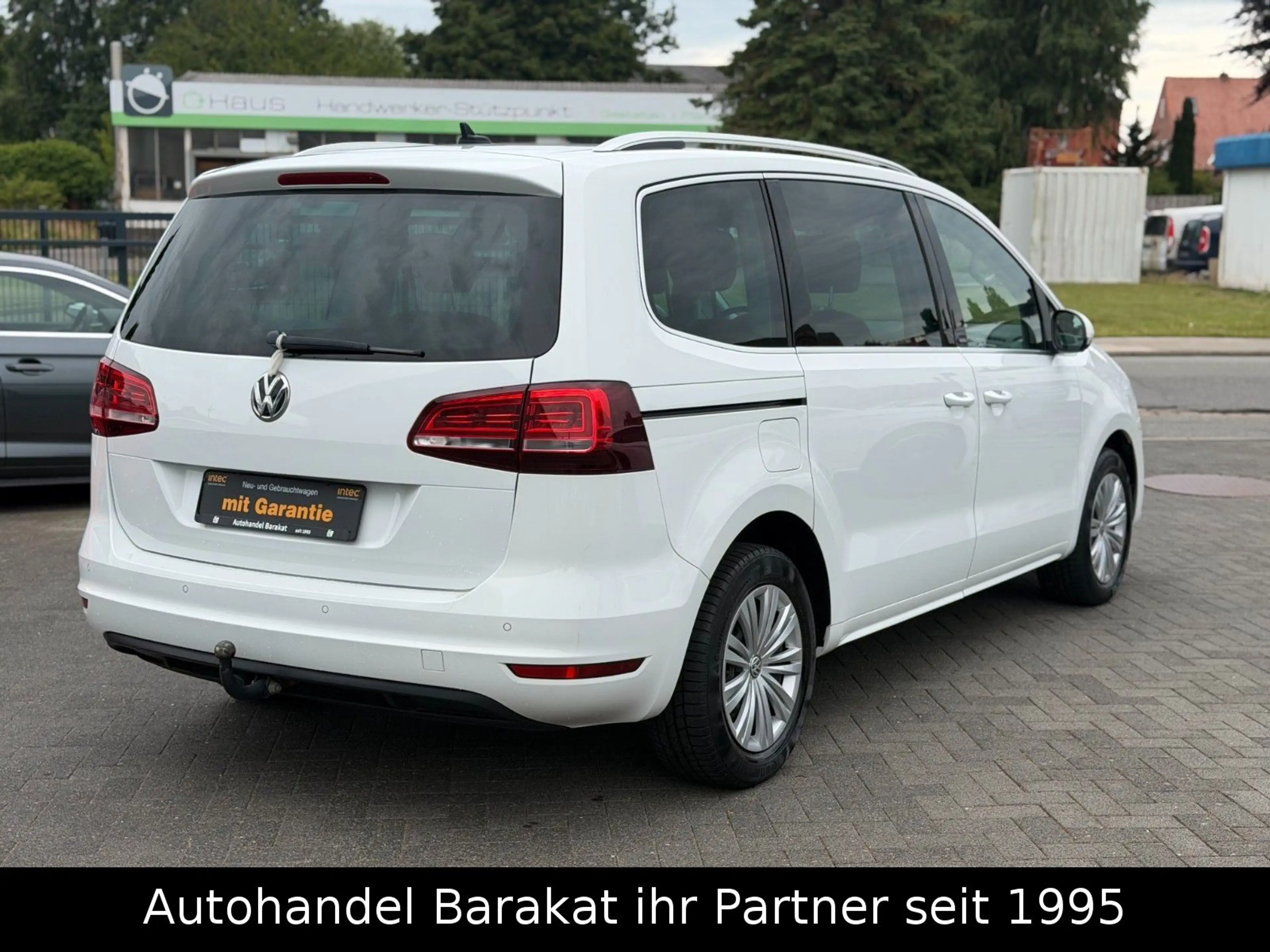 Volkswagen Sharan 2.0 TSI Allstar DSG PANO NAV SHZ ACC AHK — photo 10
