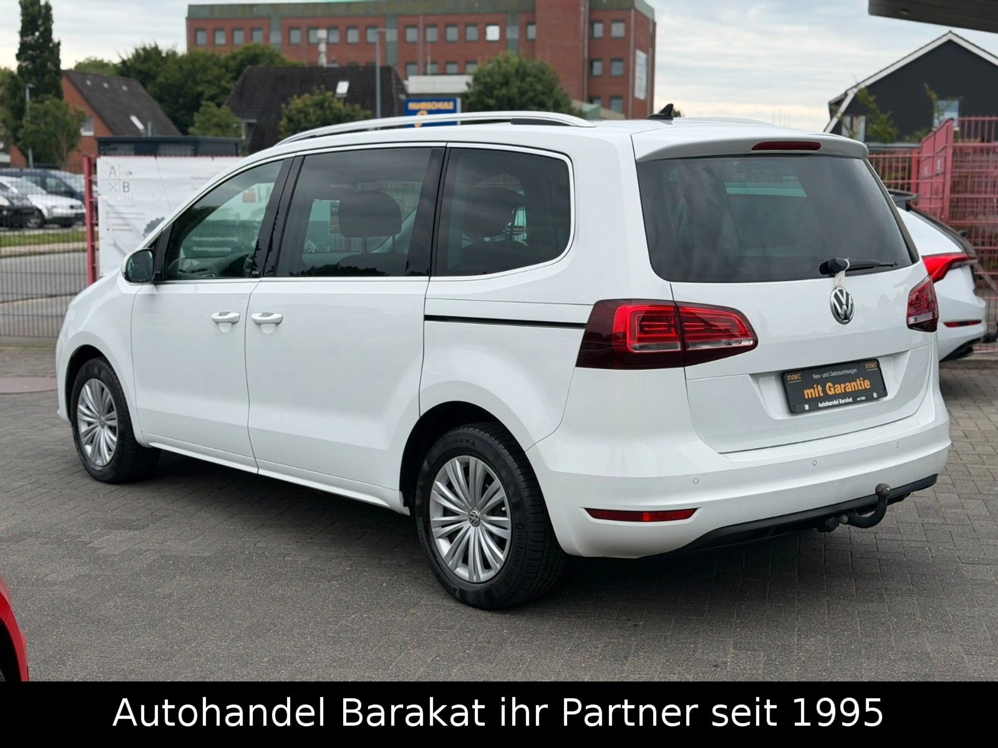 Volkswagen Sharan 2.0 TSI Allstar DSG PANO NAV SHZ ACC AHK — photo 4