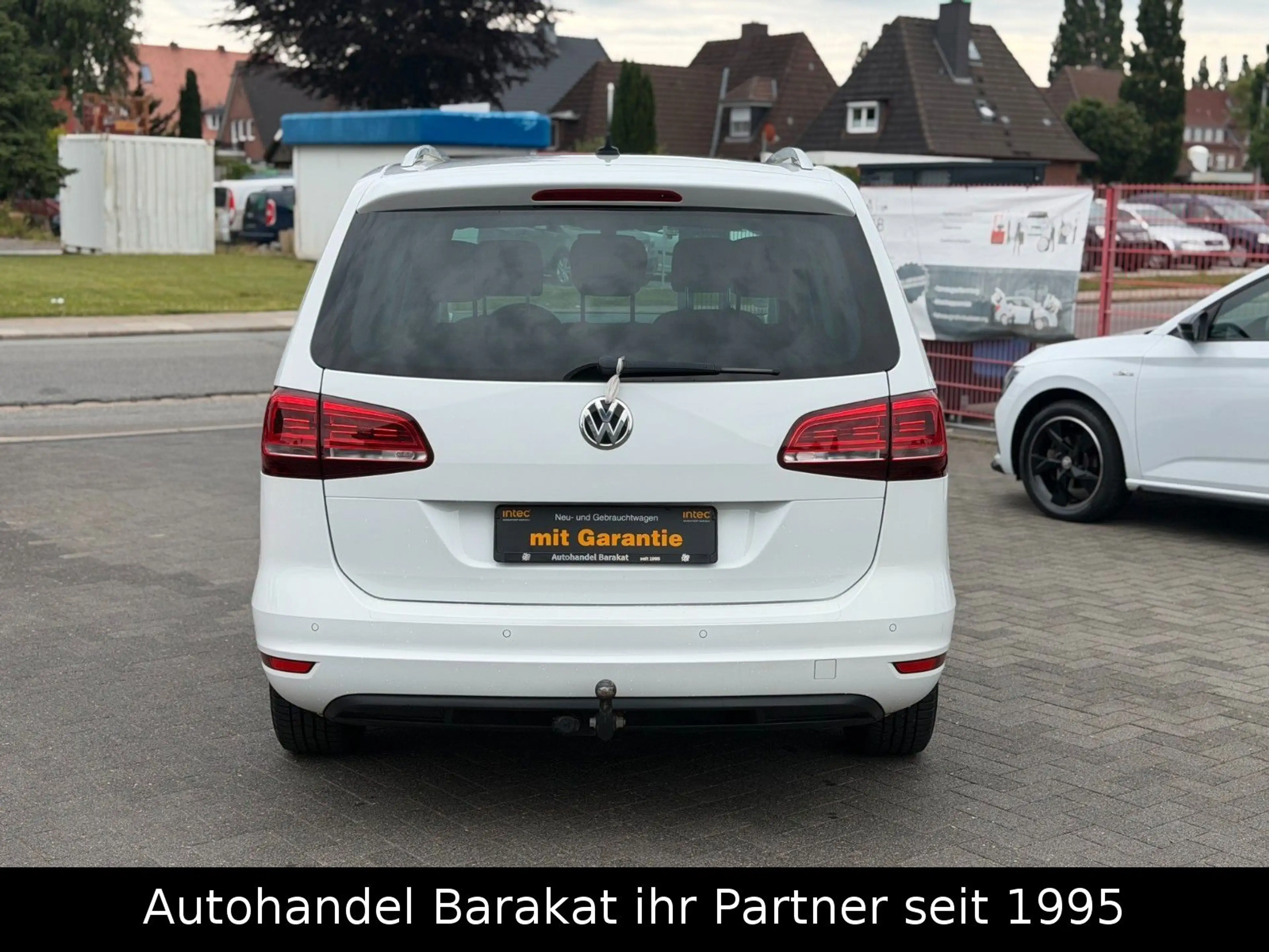 Volkswagen Sharan 2.0 TSI Allstar DSG PANO NAV SHZ ACC AHK — photo 5