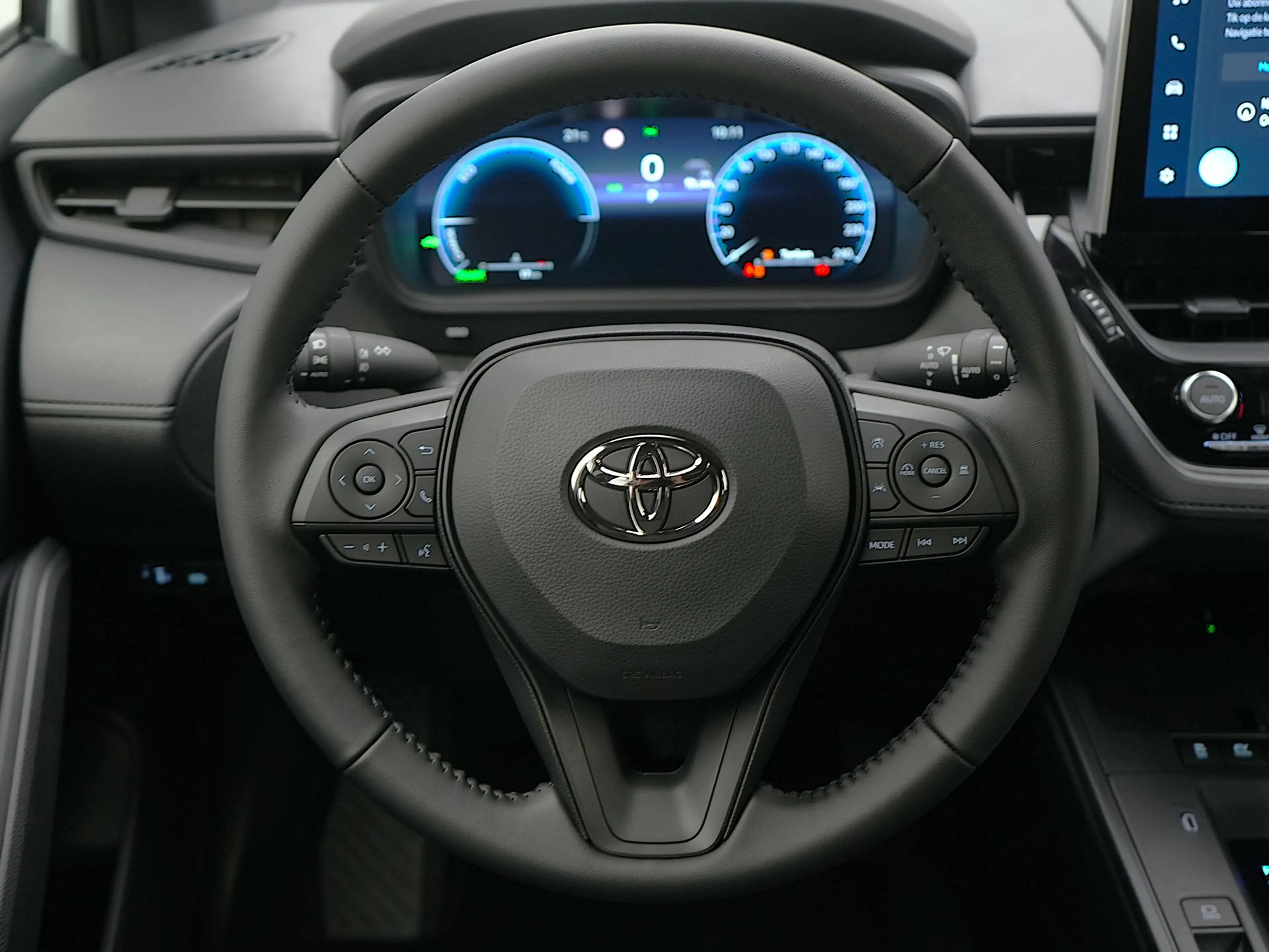 Toyota Corolla Cross Hybrid 140 Active ||Premium Pearl white|| NU met € — photo 5