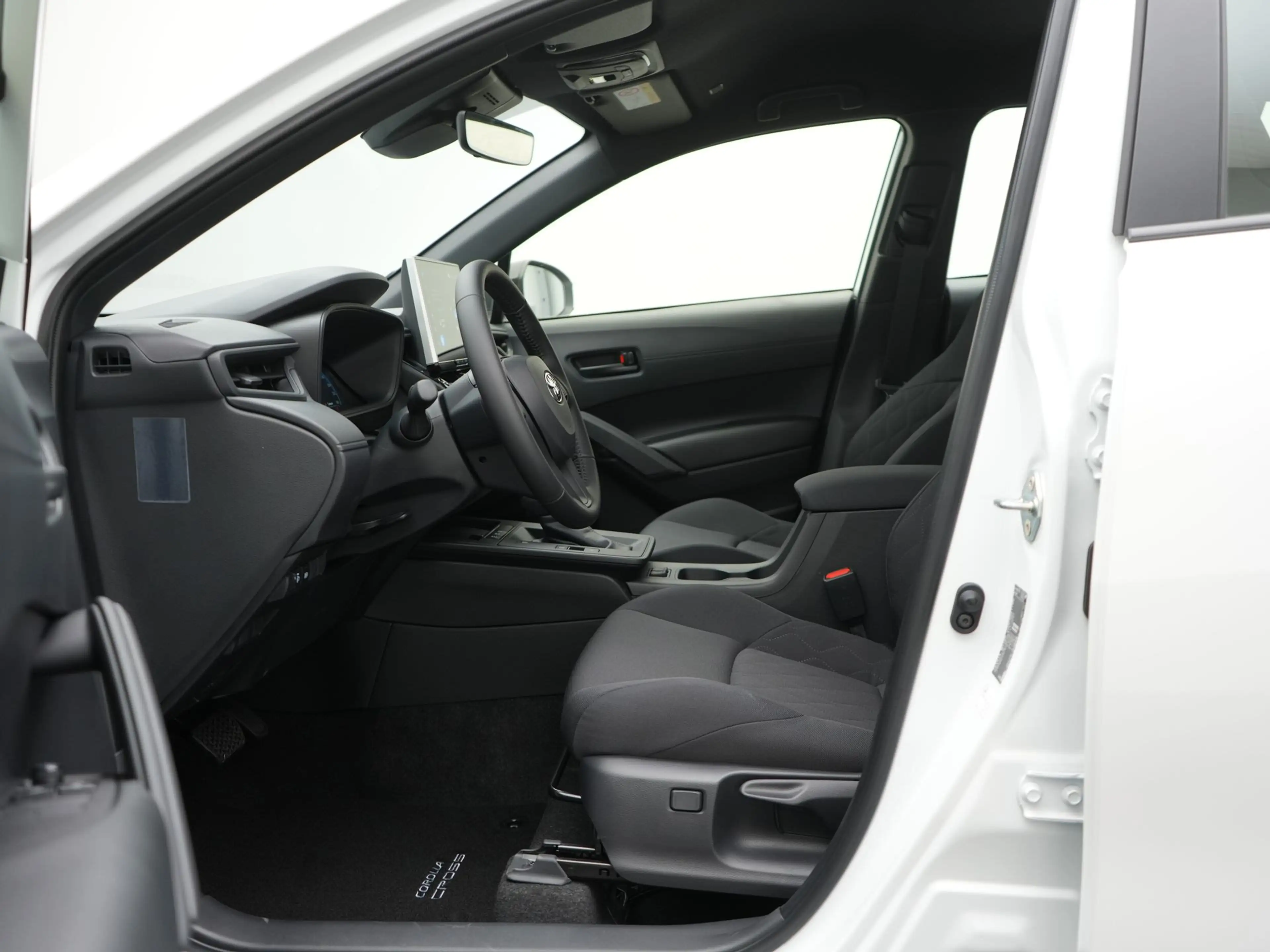 Toyota Corolla Cross Hybrid 140 Active ||Premium Pearl white|| NU met € — photo 6