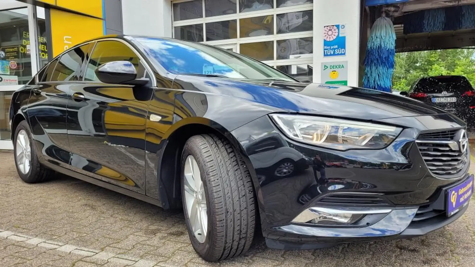 Opel Insignia GS 1.5T Navi+Sitzheizung+Keyless Schwarz - 2