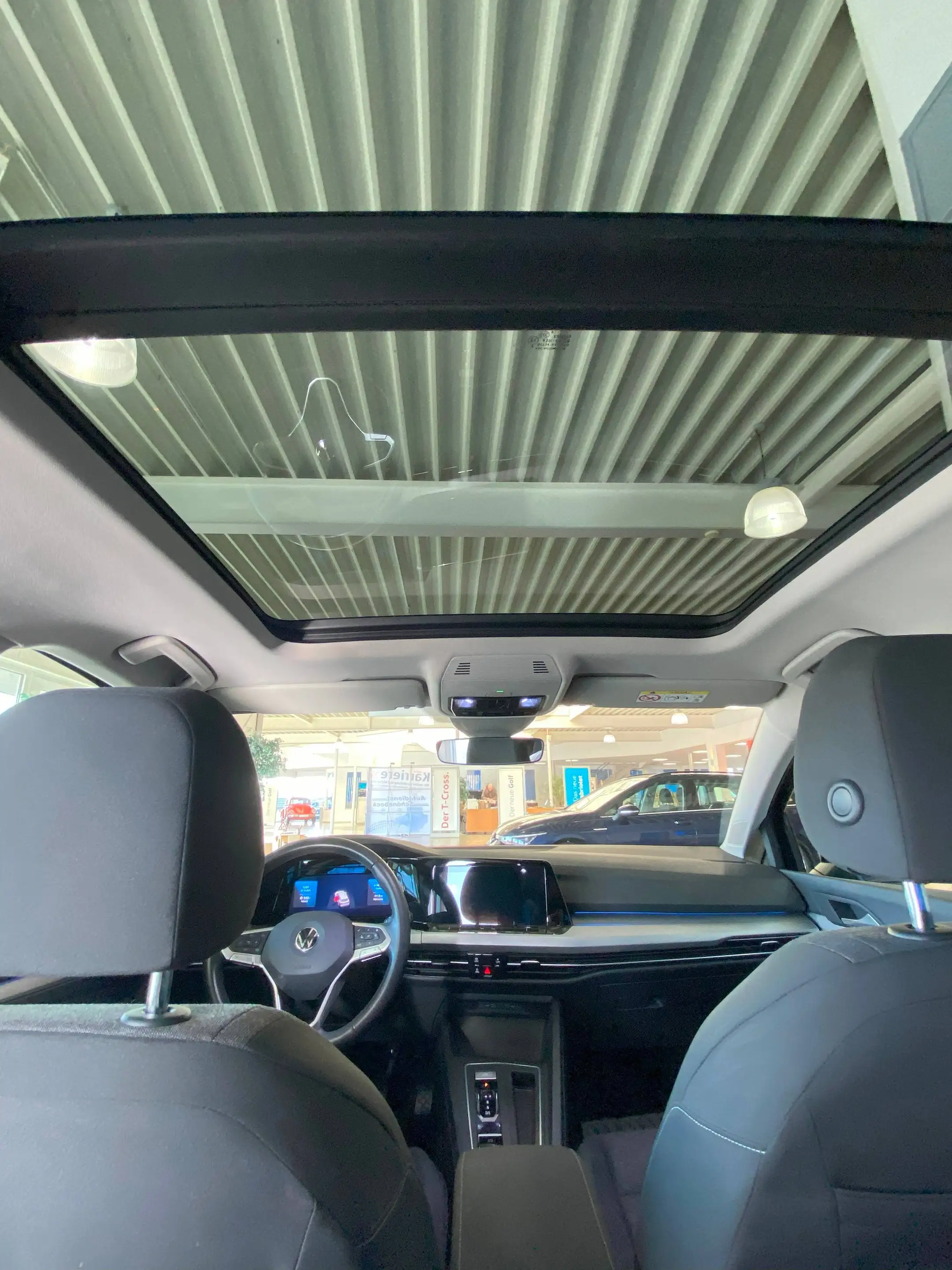 Volkswagen Golf Variant Life — photo 15