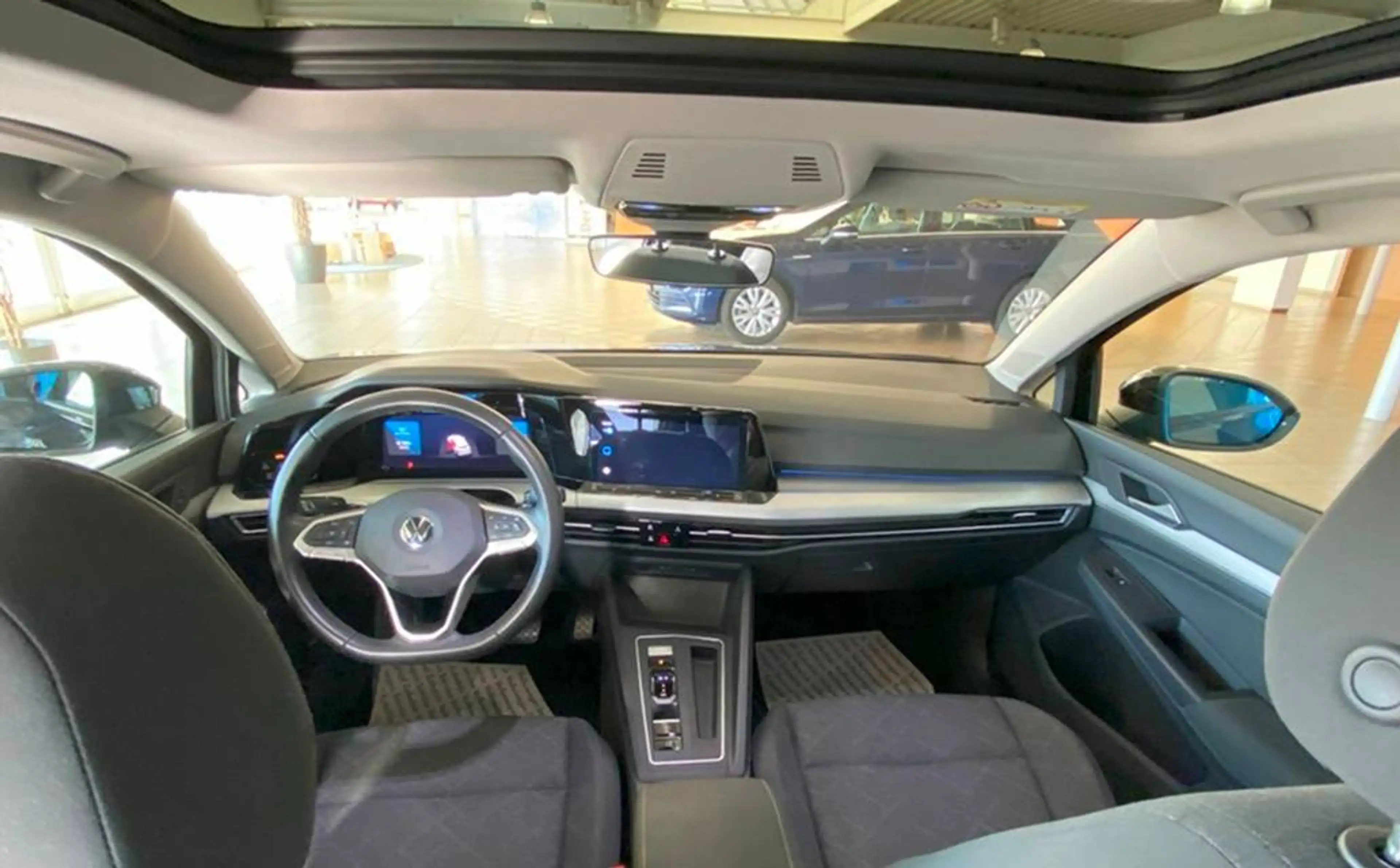 Volkswagen Golf Variant Life — photo 14