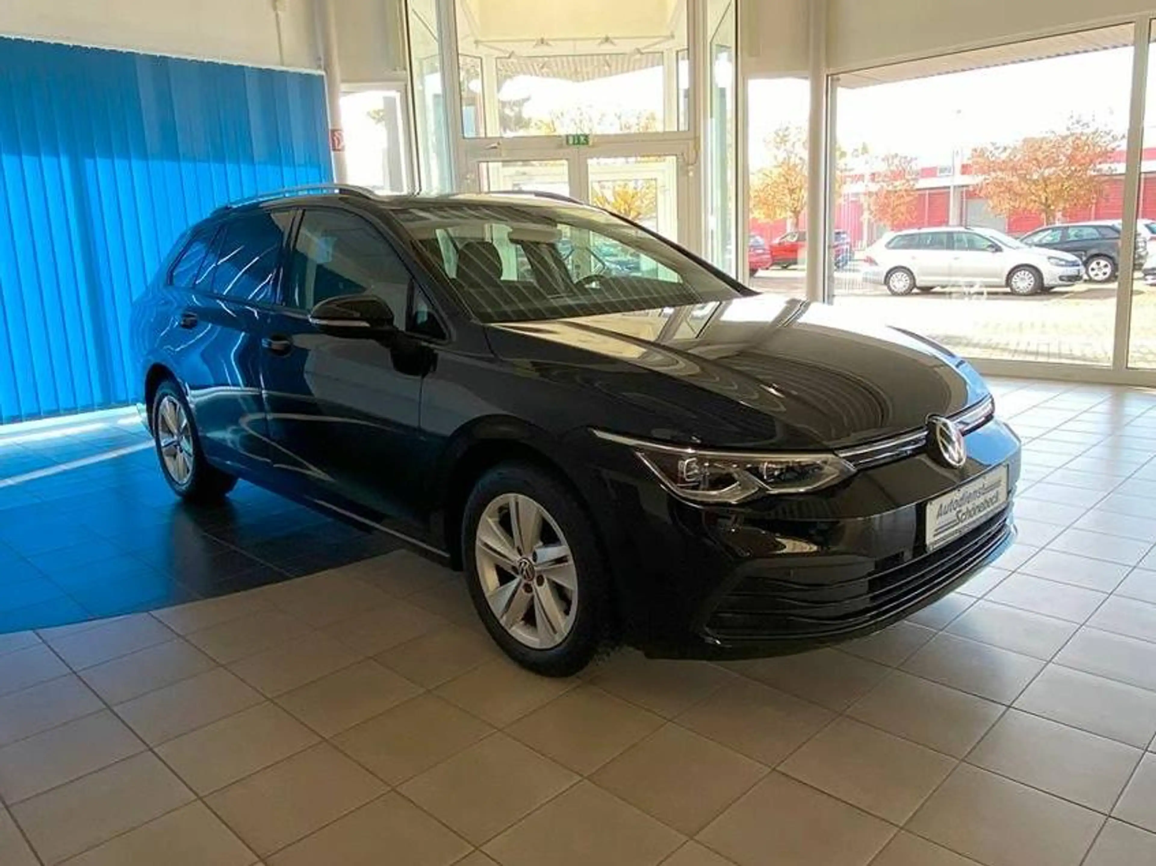 Volkswagen Golf Variant Life — photo 8