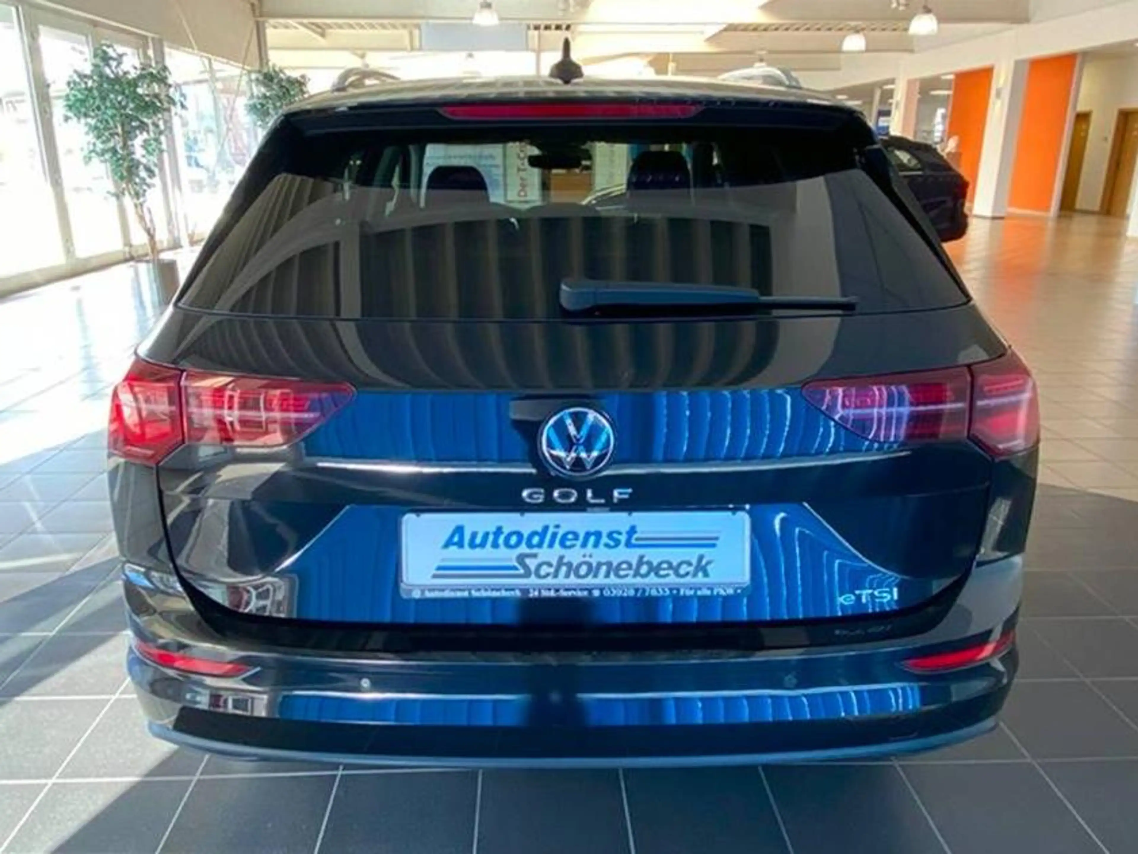 Volkswagen Golf Variant Life — photo 5