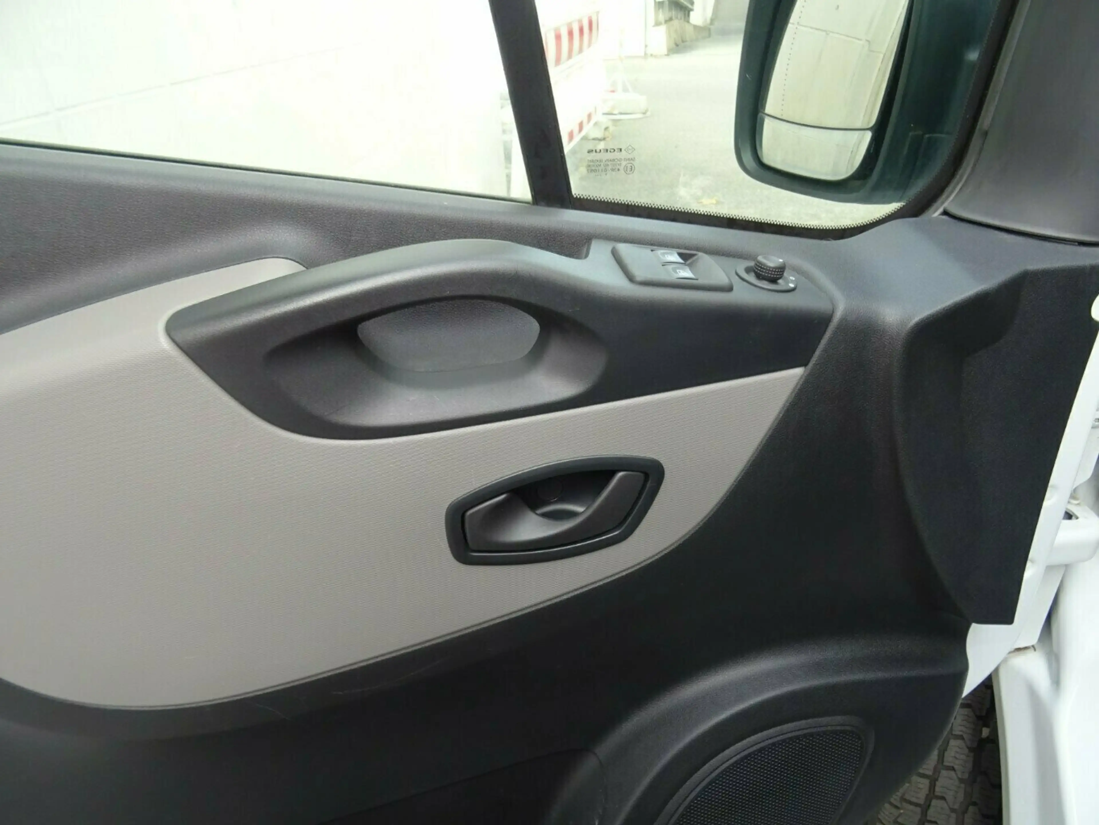 Renault Trafic 1,6 dCi 125 Energy L2H2 Hochdach Kasten,Komfort — photo 23
