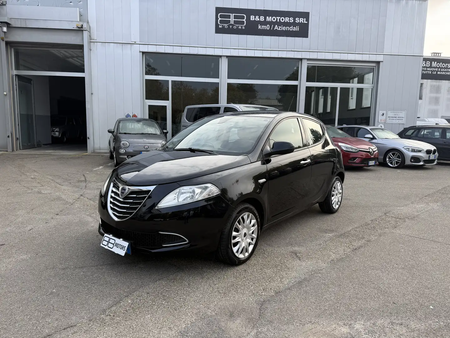 Lancia Ypsilon Ypsilon 1.2 8v Silver 69cv Nero - 1