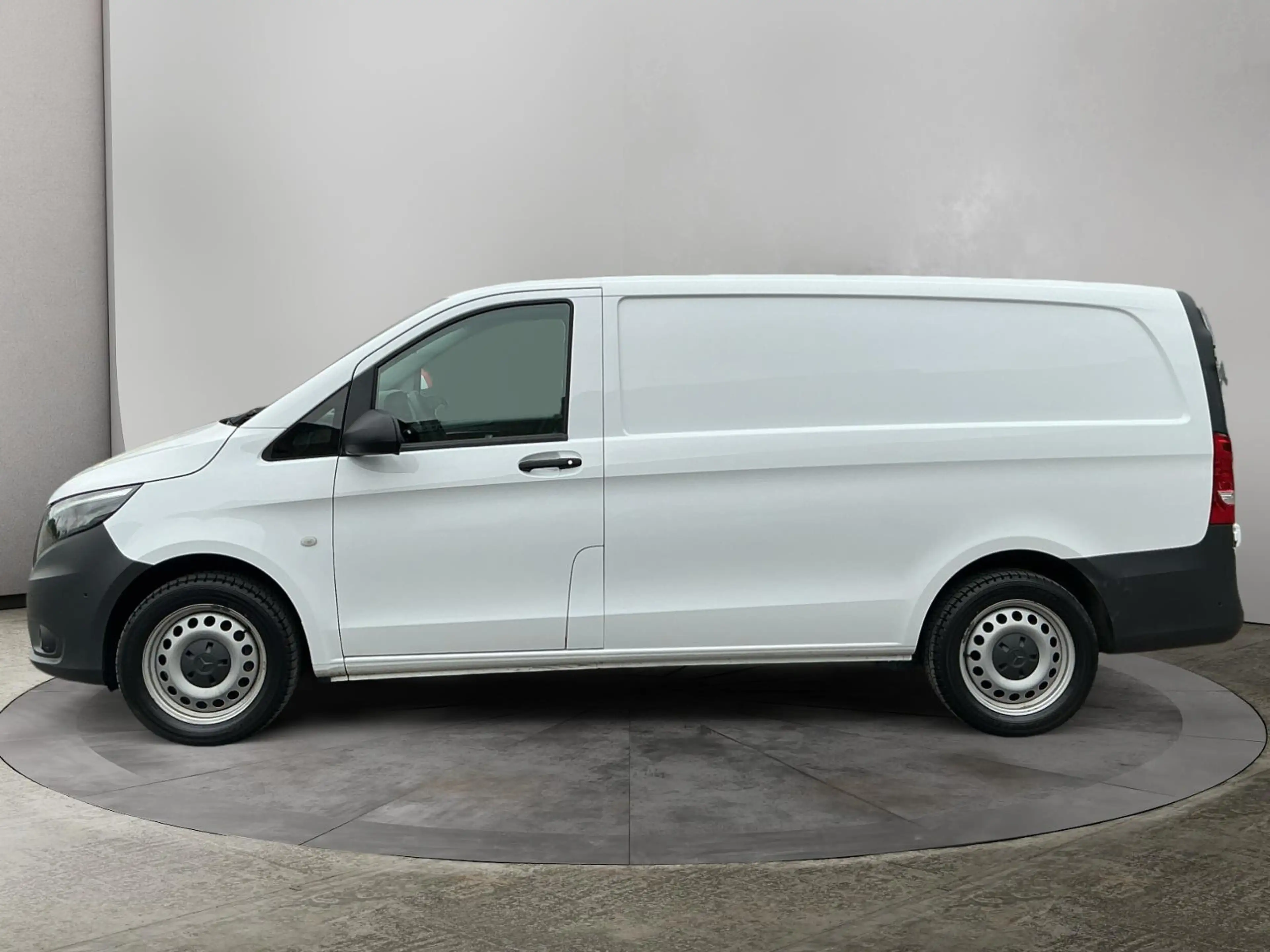 Mercedes-Benz Vito 116 CDI L2 — photo 2