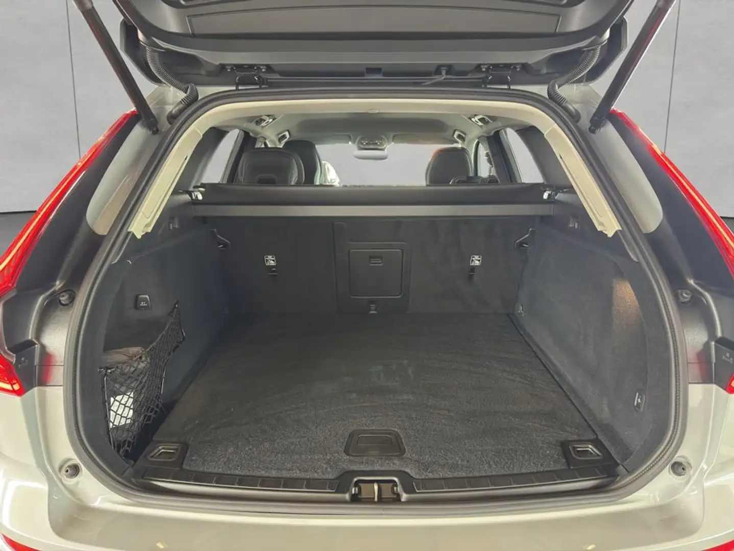 Volvo XC60 XC60 B5 B AWD Core Grau - 2