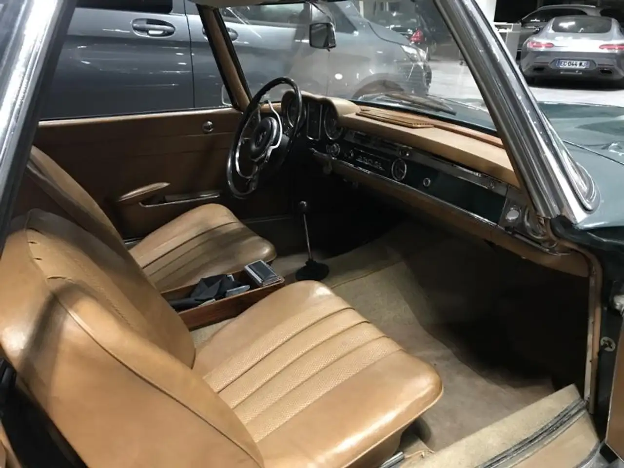 Mercedes-Benz 230, foto 4