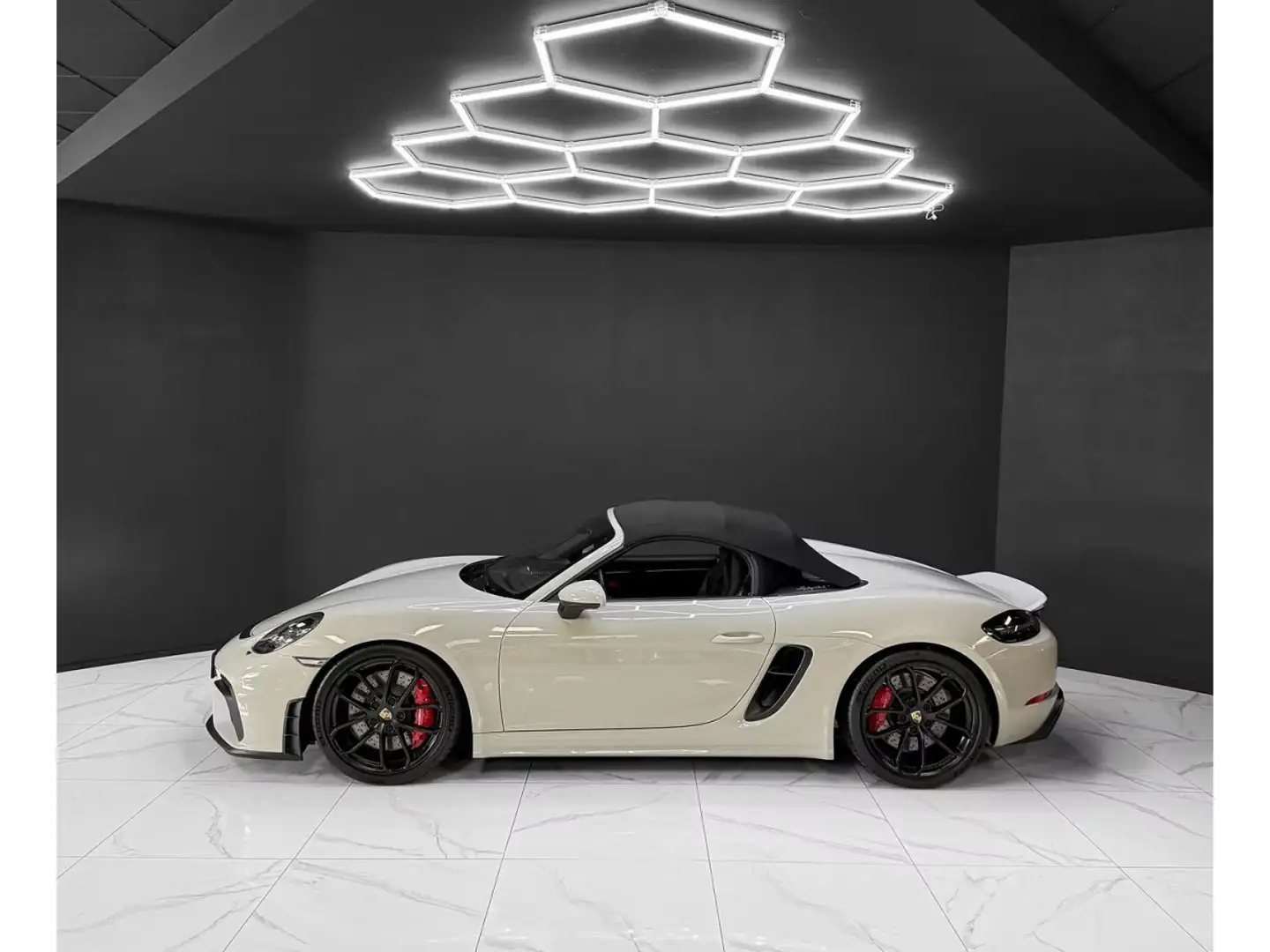 Porsche 718 Spyder Spyder / APPROVED 2027 / PDLS+ / BOSE / CARBON Gris - 2