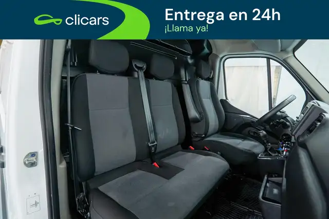 Renault Master view 11
