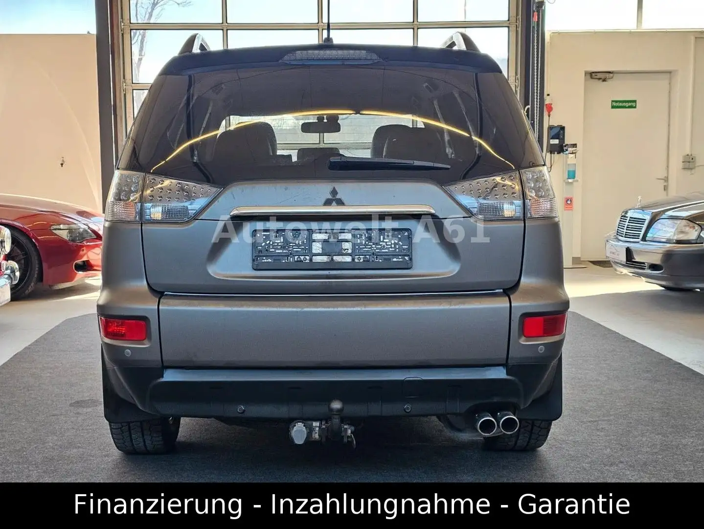 Mitsubishi Outlander XTRA 2.3 AHK+LEDER+XENON+MY13÷GARANTIE Grau - 2