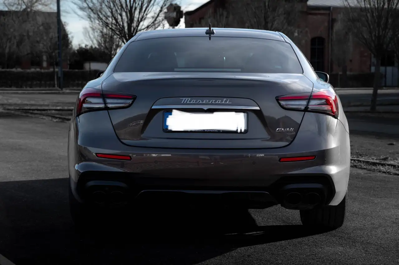Maserati Ghibli 2023 — фото 12