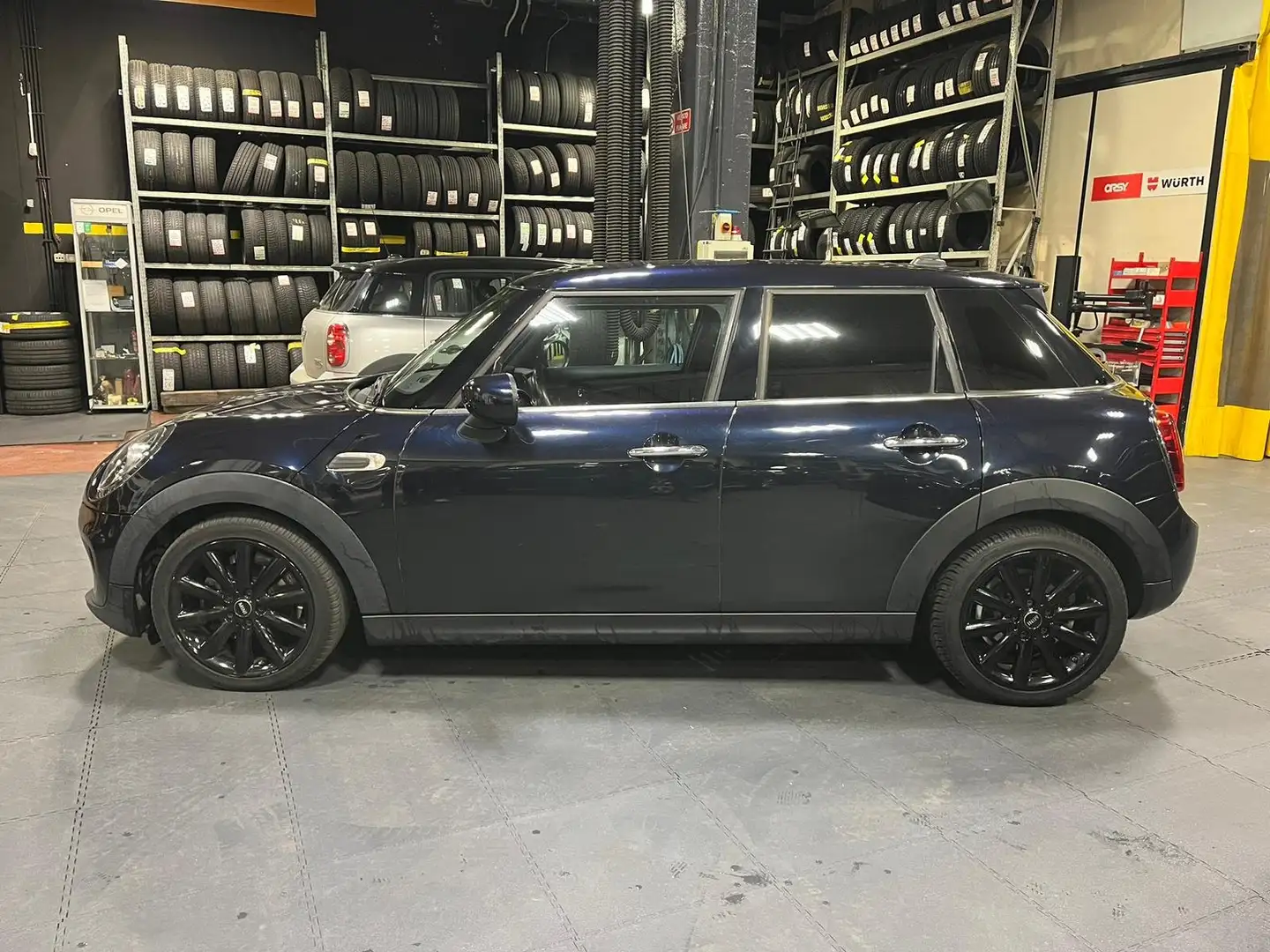MINI Cooper Mini IV F55 2018 5p 5p 1.5 Hype auto Blau - 2
