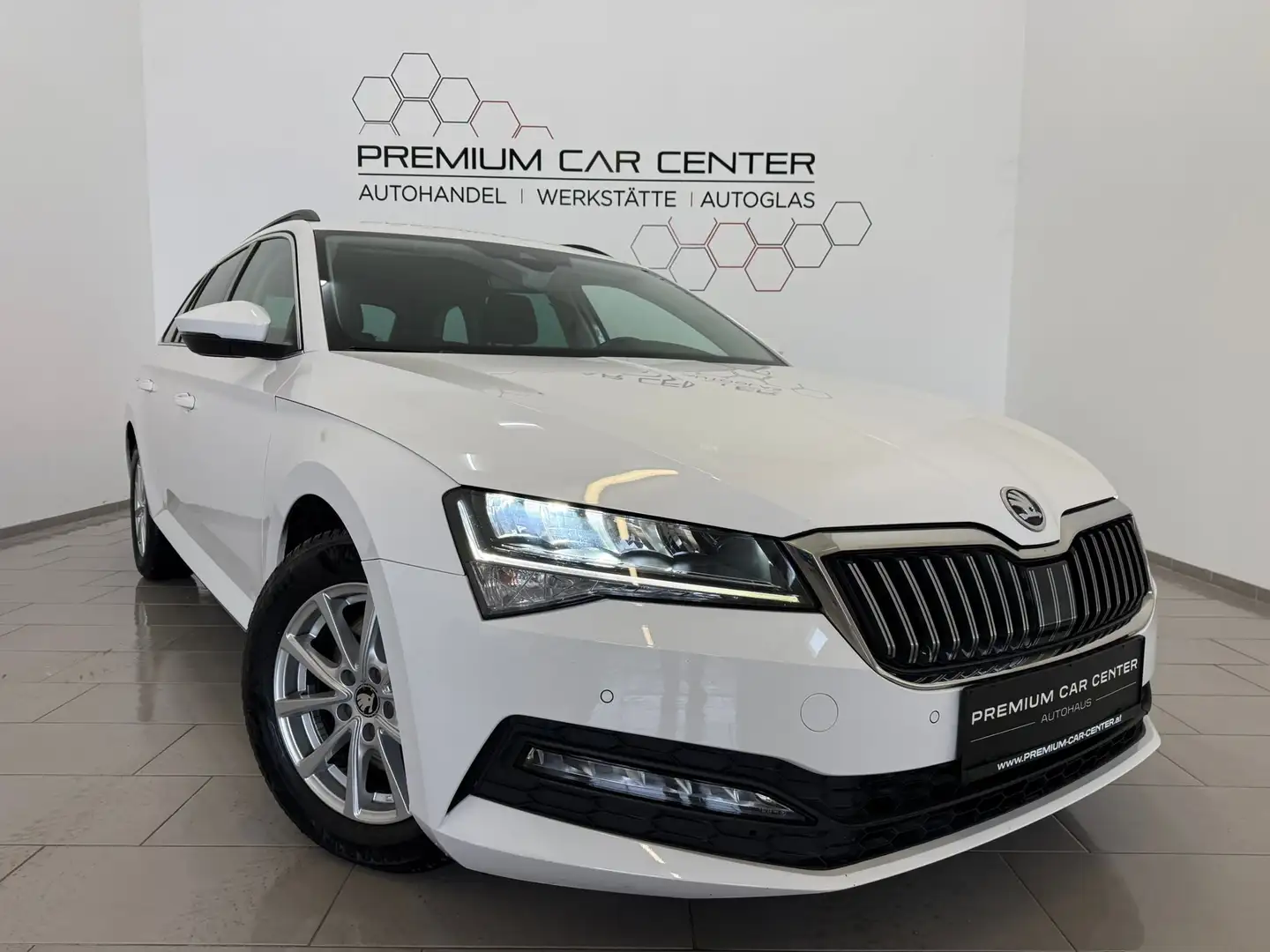 Skoda Superb Kombi 2,0 TDI Business DSG VOLL-LED / SPORTSITZE Weiß - 1