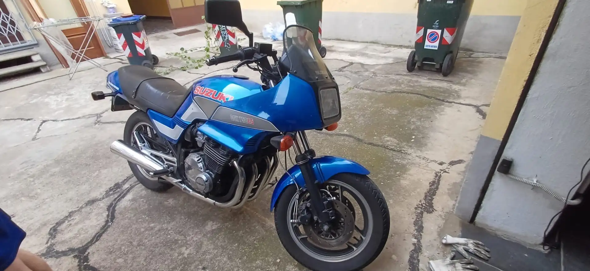 Suzuki GSX 750 ES - 1