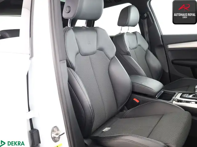 Audi Q5 view 12