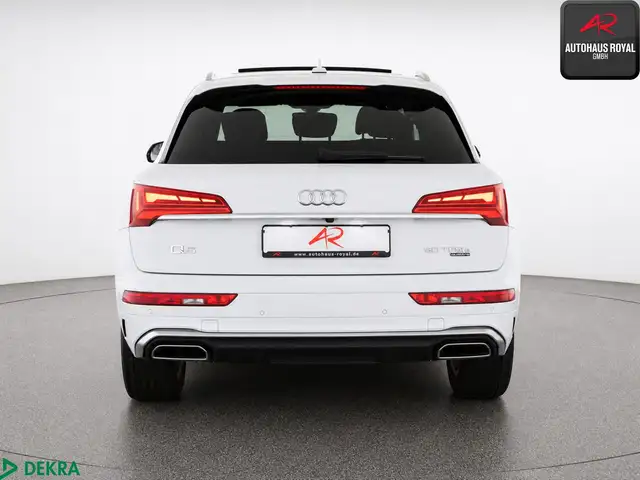 Audi Q5 view 4