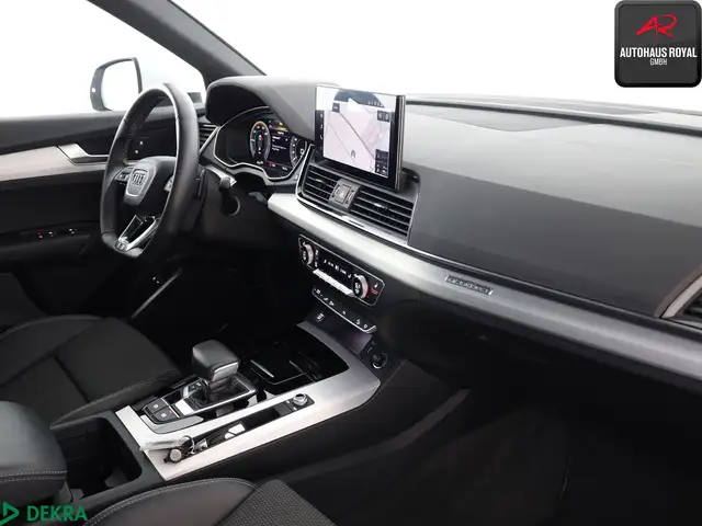 Audi Q5 view 11