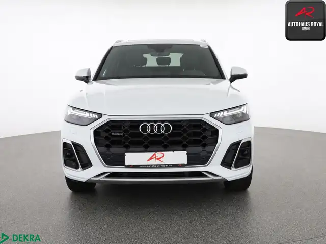 Audi Q5 view 8