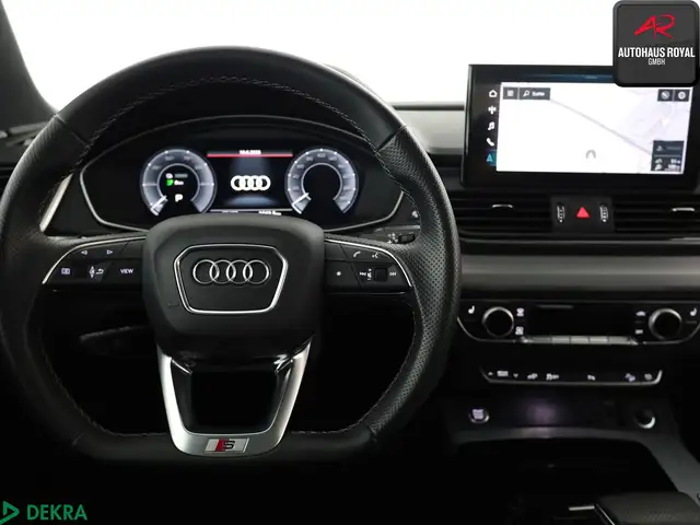 Audi Q5 view 10