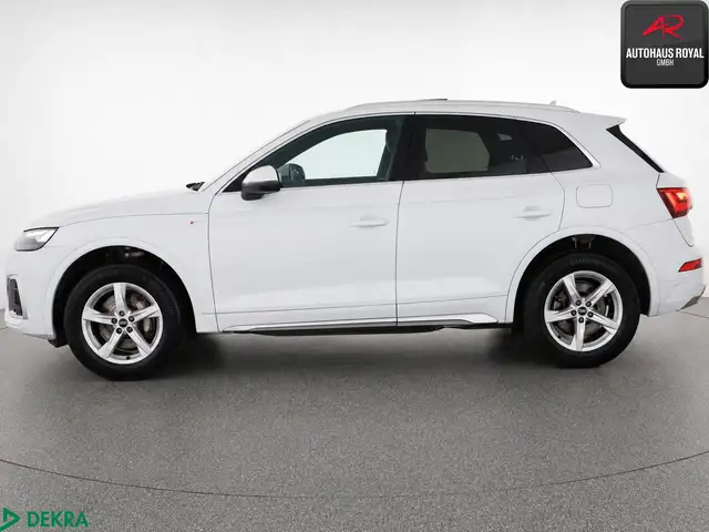 Audi Q5 view 2